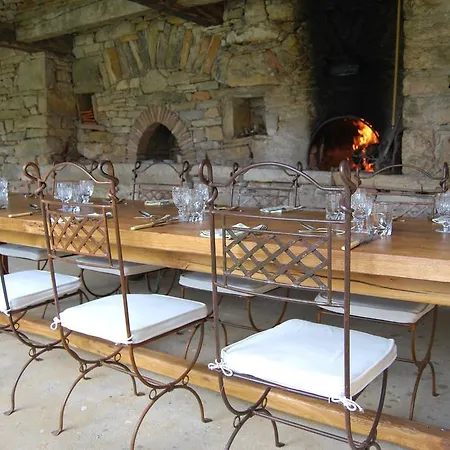 Couette-café Mas De Garrigue 4*